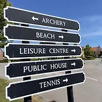 Bay Shores - 2 2 Minutes - Part Of The The Bay Filey Village With Pool, Gym And Direct Access, Pub, Restaurant, Tennis And Meadows Walks Vakantiehuis Reighton