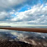 Bay Shores - 2 2 Minutes - Part Of The The Bay Filey Village With Pool, Gym And Direct Access, Pub, Restaurant, Tennis And Meadows Walks Vakantiehuis *