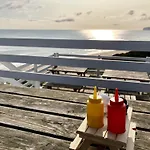 Bay Shores - 2 2 Minutes - Part Of The The Bay Filey Village With Pool, Gym And Direct Access, Pub, Restaurant, Tennis And Meadows Walks *