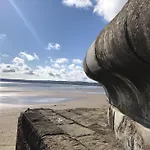 Bay Shores - 2 2 Minutes - Part Of The The Bay Filey Village With Pool, Gym And Direct Access, Pub, Restaurant, Tennis And Meadows Walks Vakantiehuis *