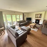 Bay Shores - 2 2 Minutes - Part Of The The Bay Filey Village With Pool, Gym And Direct Access, Pub, Restaurant, Tennis And Meadows Walks * Reighton