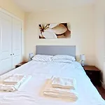 Vakantiehuis Bay Shores - 2 2 Minutes - Part Of The The Bay Filey Village With Pool, Gym And Direct Access, Pub, Restaurant, Tennis And Meadows Walks Reighton