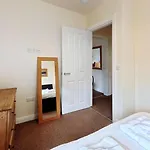 Bay Shores - 2 2 Minutes - Part Of The The Bay Filey Village With Pool, Gym And Direct Access, Pub, Restaurant, Tennis And Meadows Walks Vakantiehuis