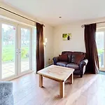 Bay Shores - 2 2 Minutes - Part Of The The Bay Filey Village With Pool, Gym And Direct Access, Pub, Restaurant, Tennis And Meadows Walks Vakantiehuis Reighton