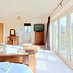 Vakantiehuis Bay Shores - 2 2 Minutes - Part Of The The Bay Filey Village With Pool, Gym And Direct Access, Pub, Restaurant, Tennis And Meadows Walks