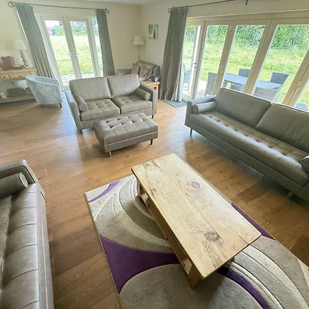 Bay Shores - Pool And Access - Collection Of 2 In One Sleeping 18 Total بيت للعطل Reighton