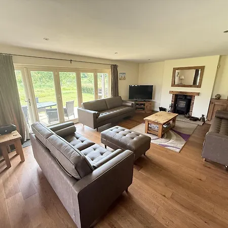 Bay Shores - 2 2 Minutes - Part Of The The Bay Filey Village With Pool, Gym And Direct Access, Pub, Restaurant, Tennis And Meadows Walks * Reighton