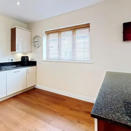 Bay Shores - 2 2 Minutes - Part Of The The Bay Filey Village With Pool, Gym And Direct Access, Pub, Restaurant, Tennis And Meadows Walks Vakantiehuis