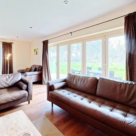 Vakantiehuis Bay Shores - 2 2 Minutes - Part Of The The Bay Filey Village With Pool, Gym And Direct Access, Pub, Restaurant, Tennis And Meadows Walks Reighton